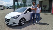 Delia Decurtins und Lorenzo Cavallone aus Olten mit ihrem Opel Corsa 